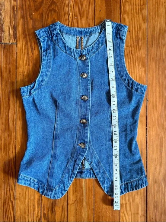 Women’s Denim Vest - Blue Sleeveless Jacket - Picture 2 of 4